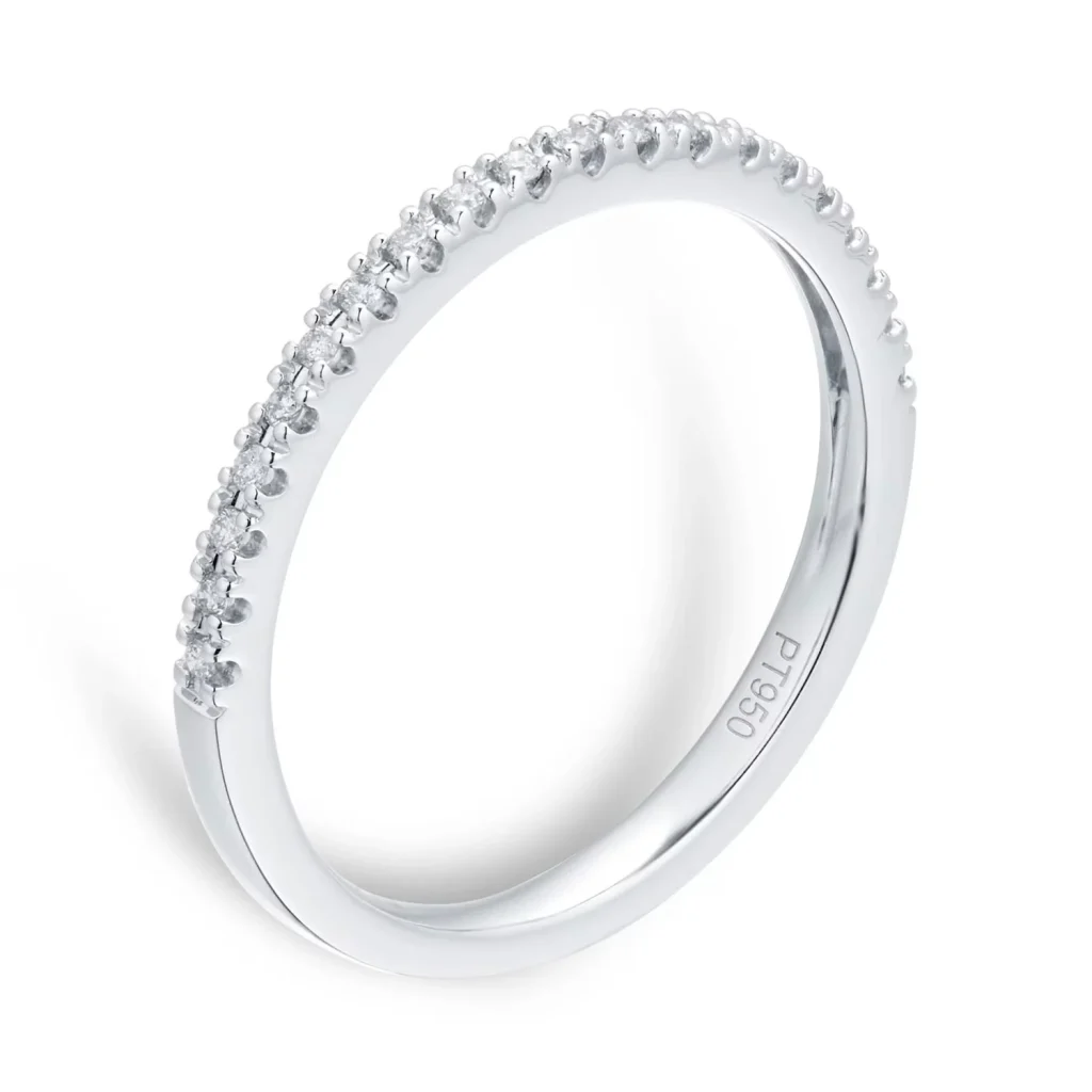 Anello Eternity con diamante in latino da 0,10 ctw