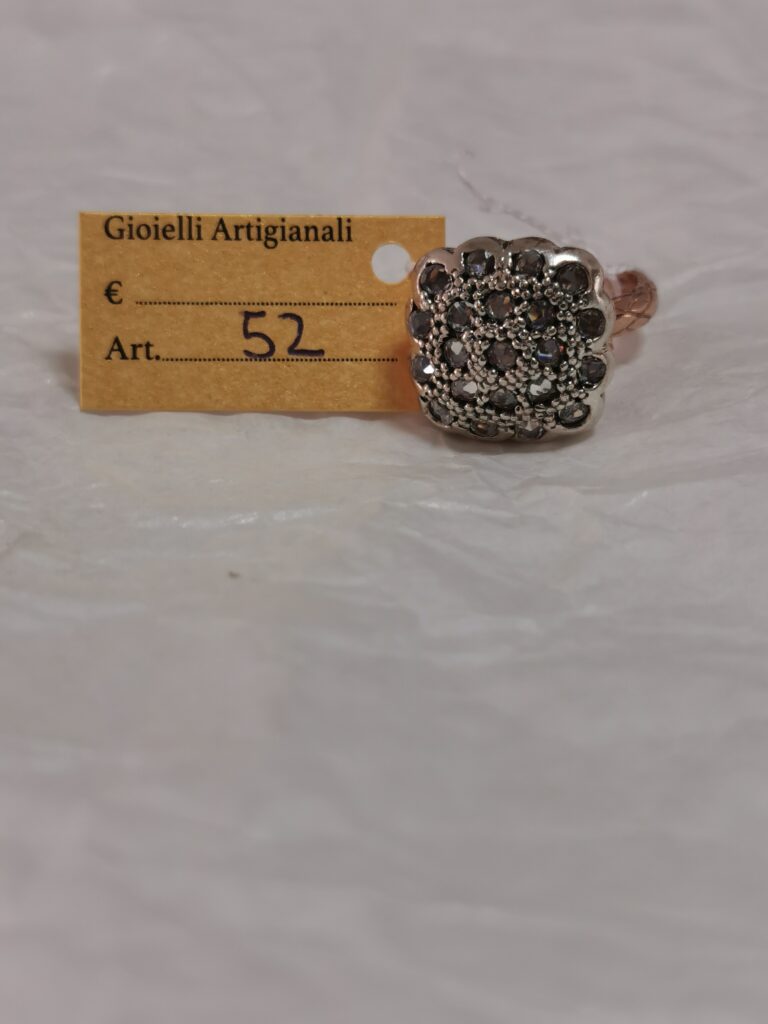 Anello "Toppa" quadrata